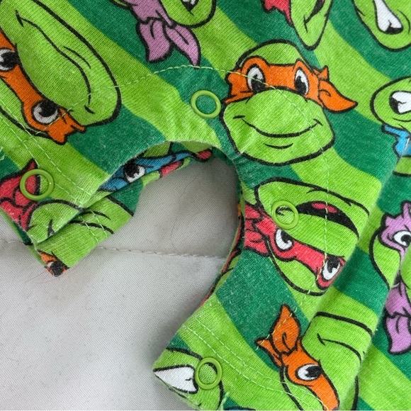 ⭒ 6-12M Nickelodeon Two Ninja Turtles 2015 Green Rompers Pyjamas Striped ⭒ - Picture 7 of 11